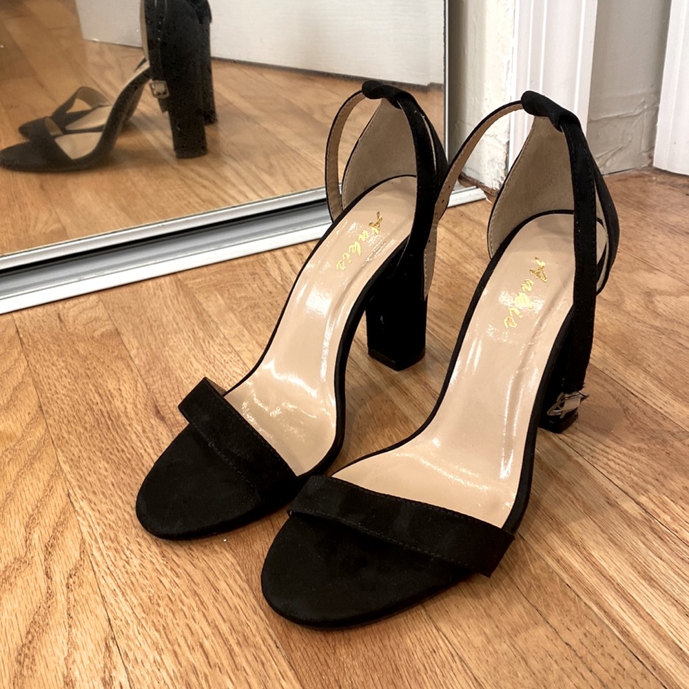 Black heels, 4inch